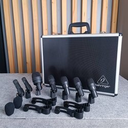 แถมกระเป๋าใส่ไมค์ BEHRINGER BC-1200 ไมค์กลอง7ชิ้น ชุดไมค์สำหรับจ่อกลองชุด BC1200 BC 1200 ชุดไมค์7ตัว ไมค์ชุด MIC Professional 7-Piece Drum Microphone +++ เอไอ-ไพศาล