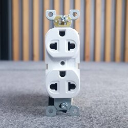 เต้ารับคู่3ขา R270U สีขาว เต้ารับ AC ใส่ AC PANEL เต้าไฟฟ้า เต้าเสียบปลั๊กไฟ ปลั๊กไฟคู่ ปลั๊กตัวเมีย เอไอ-ไพศาล