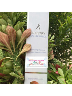 ARTISTRY IDEAL RADIANCE Illuminating Foam Cleanser (125ml) มีส่วนผสมของเชียและทับทิม ด้วยเทคโนโลยี 3D ผลิตภัณฑ์ทำความสะอาดผิว