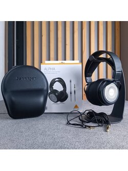 ราคาเฉพาะหูฟังไม่รวมขาแขวน BEHRINGER ALPHA หูฟัง หูฟังครอบหู หูฟังมอนิเตอร์ หูฟังสตูดิโอ Studio Monitoring Headphones เบริงเจอร์ หูฟังอัลฟ่า เอไอ-ไพศาล