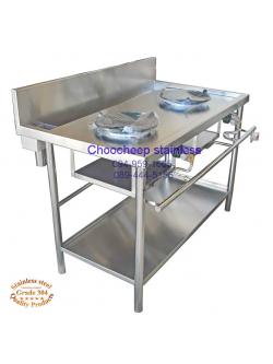 เตาแก๊ส สเตนเลส 2 หัว ( มีชั้นสเตนเลสวางของด้านล่าง )