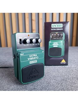 BEHRINGER UV-300 เอฟเฟคกีต้าร์ Ultra Vibrato Pedal เอฟเฟ็คกีตาร์ที่ให้เสียง classic and mind-bending, dimensional vibrato effects แบบ ’60s and ’70s, 3-Pedal Modes เบริงเจอร์ UV 300 UV300 เอไอ-ไพศาล