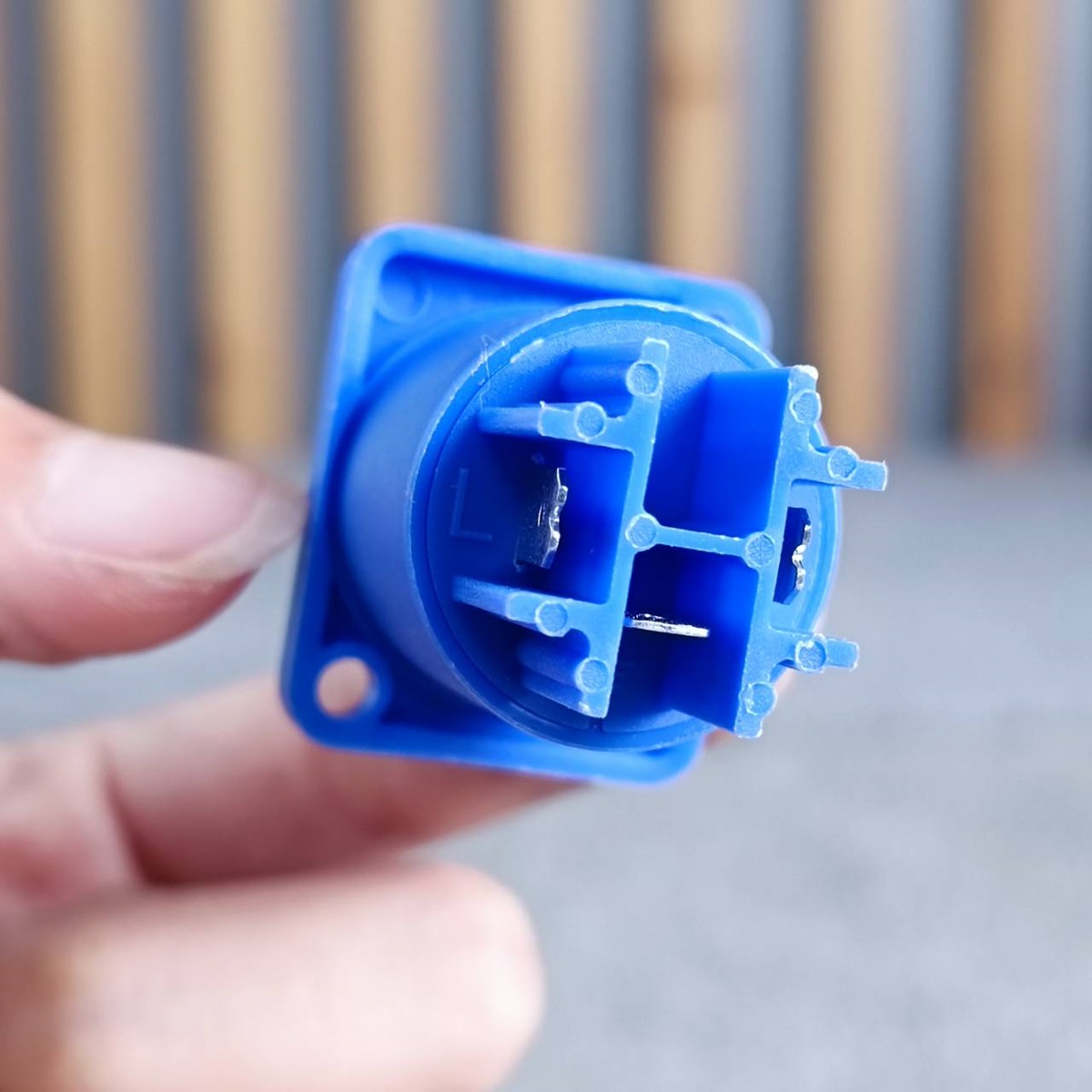 เพาเวอร์ครอนสีฟ้า ACตัวเมีย POWERCON ปลั๊กไฟตัวเมีย เพาเวอร์คอนเนคเตอร์ หัวเพาเวอร์คอน เอไอ-ไพศาล