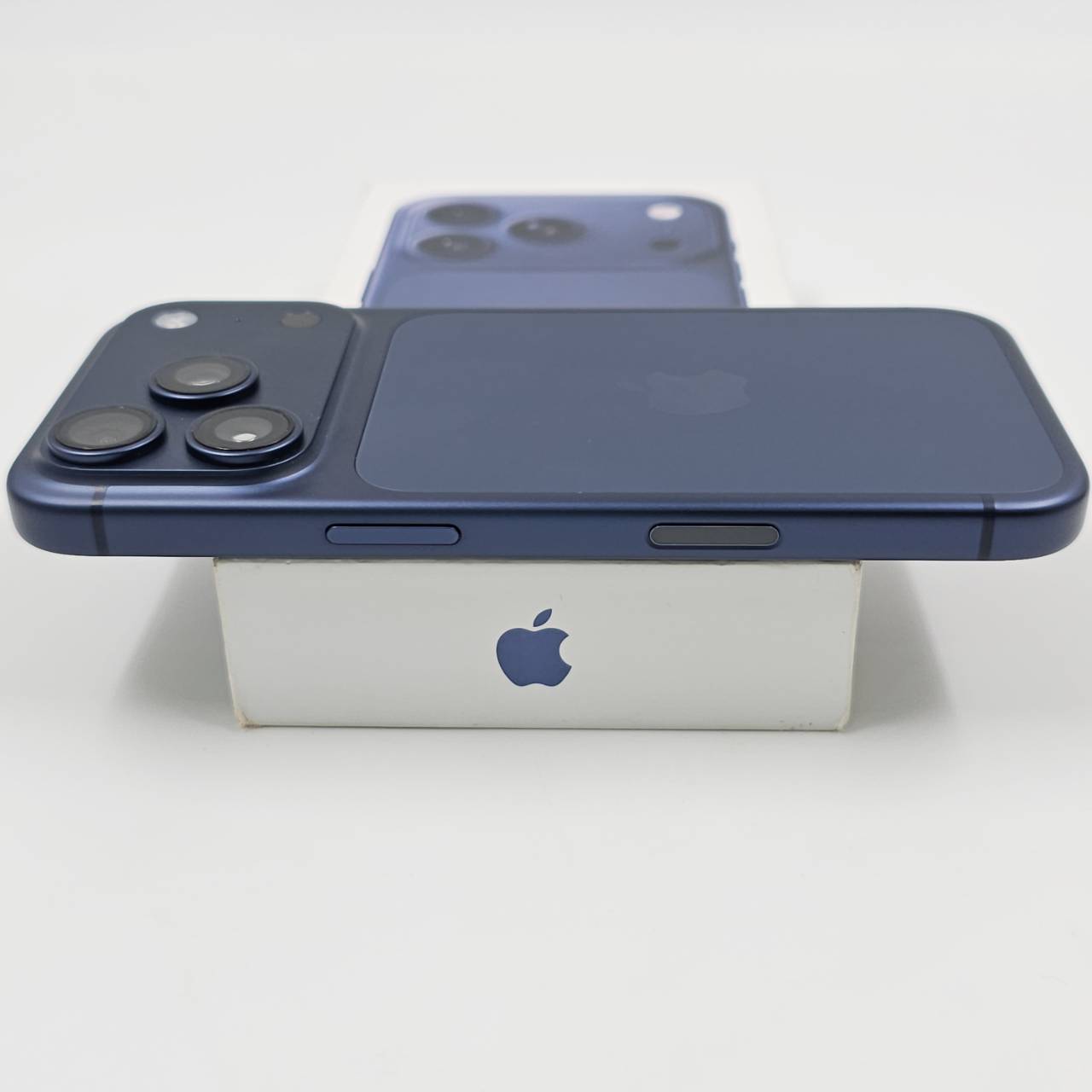 🥕🐰 iPhone 17 Pro 256GB Deep Blue 🐰🥕 มาแล้ว‼️ 17 Pro ครบกล่องแท้ แบต100% ปกศ.11เดือน ราคาสุดคุ้ม 📣