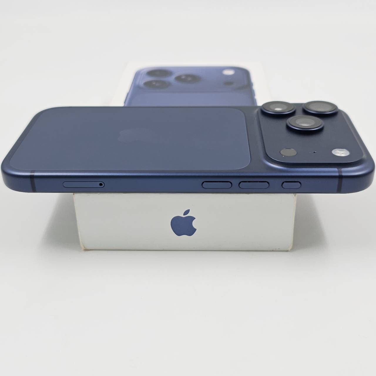 🥕🐰 iPhone 17 Pro 256GB Deep Blue 🐰🥕 มาแล้ว‼️ 17 Pro ครบกล่องแท้ แบต100% ปกศ.11เดือน ราคาสุดคุ้ม 📣