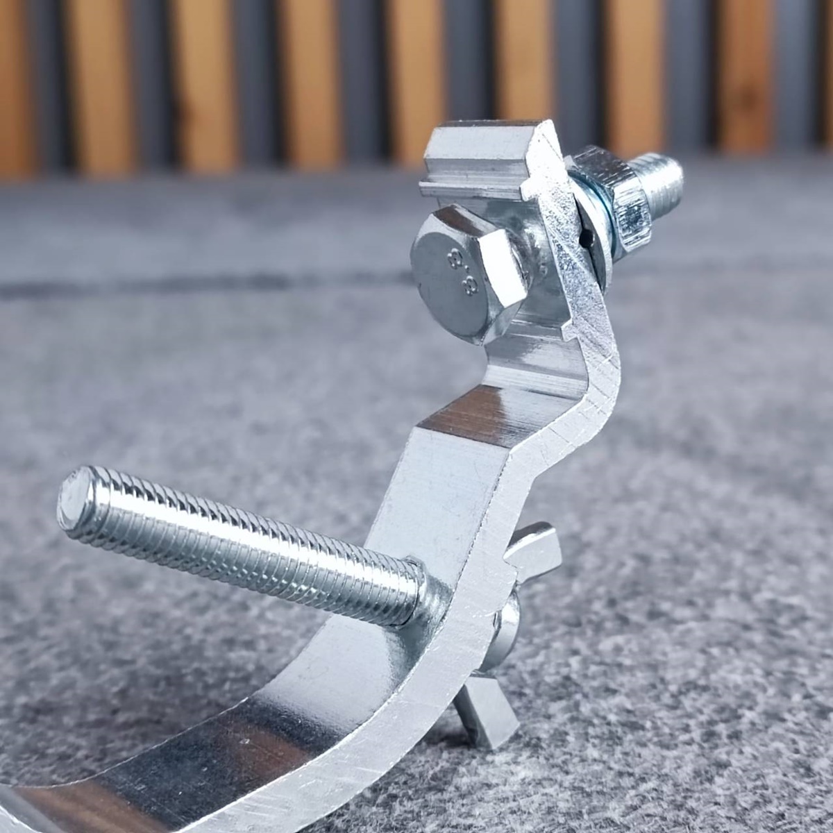 CLAMP-1 แค้มเดี่ยว ตะขอแขวนโคมไฟแบบเกี่ยว แค้มยึดไฟพาร์ ตะขอเกี่ยวไฟเวที ไฟPAR เอไอ-ไพศาล