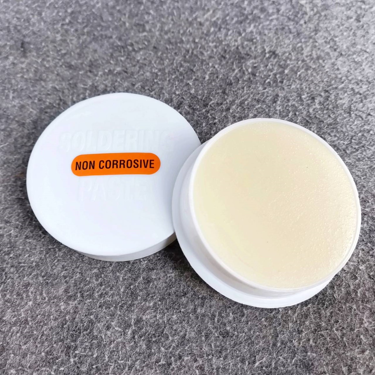 1ตลับ ฟักไซด์ หรือ ฟลักซ์ ตลับสีขาว A3 น้ำยาประสานสำหรับบัดกรี ( Flux or Soldering Paste ) ใช้ร่วมกับ ตะกั่ว เอไอ-ไพศาล