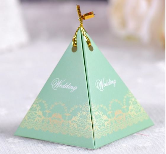 กล่องกระดาษ Diy กล่องใส่ขนม กล่องใส่ช็อคโกแล็ต ใส่ของขวัญ รูปทรง ปิรามิด 3 เหลี่ยม ดีไซน์สวย สามารถใช้ตกแต่งในงานแต่งงานได้ เก๋ ๆ 901102