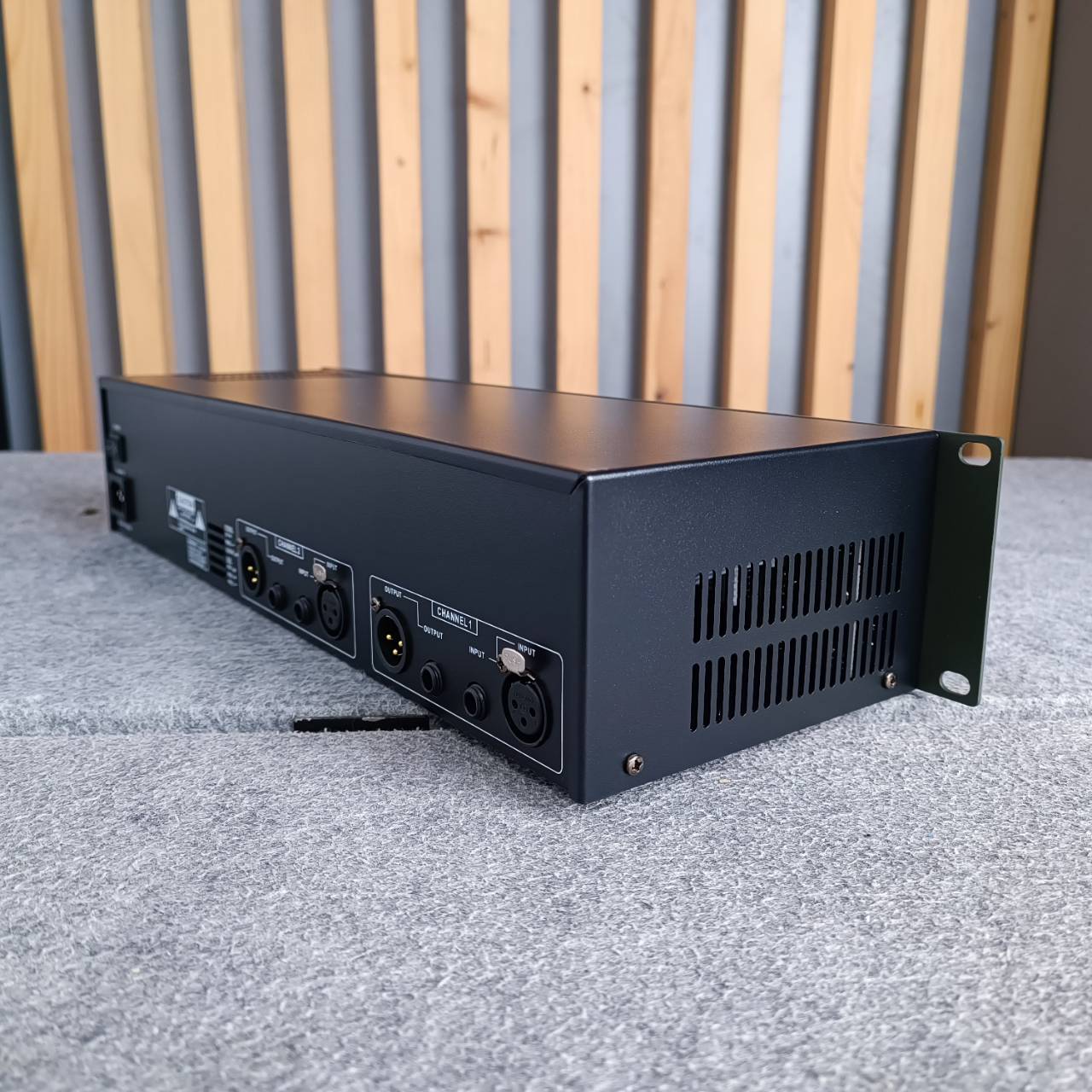 MICROTECH CE-231XL EQ อีควอไลเซอร์ อีคิว ปรับย่านความถี่เสียง 2 ชั้นสไลค์ยาว เครื่องปรับแต่งสัญญาณเสียง CE231XL CE 231XL เอไอ-ไพศาล