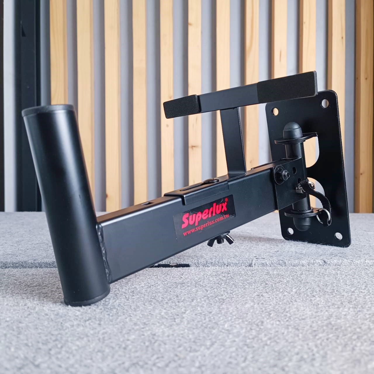 ราคาต่อ1คู่2อัน SUPERLUX SPS-823 ขาแขวน ขาแขวนลำโพง ขาแขวนแบบเสียบ ขาแขวนลำโพงติดผนัง เอไอ-ไพศาล