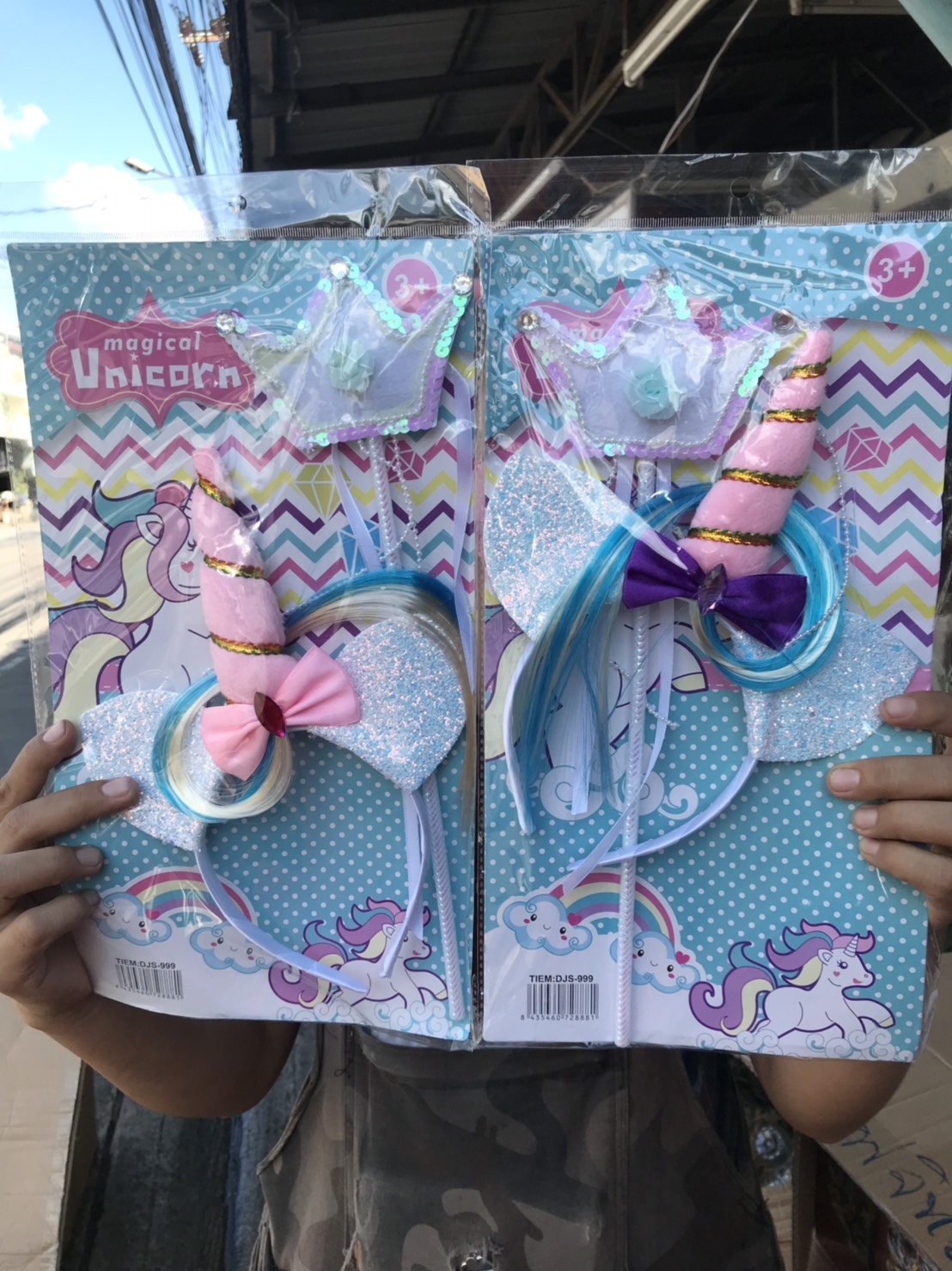 3699 อุปกรณ์เสริมสวยเด็กที่คาดผมพร้อมคฑา ปลีกชิ้นละ (ห่อไม่สวย)