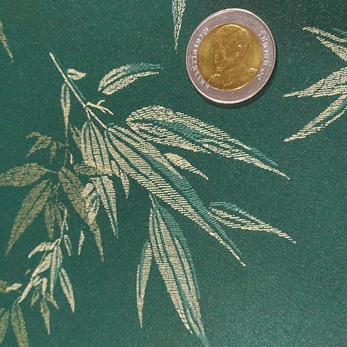 กระดาษห่อของขวัญ พิมพ์ลายทอง สีเขียว ลายใบไผ่