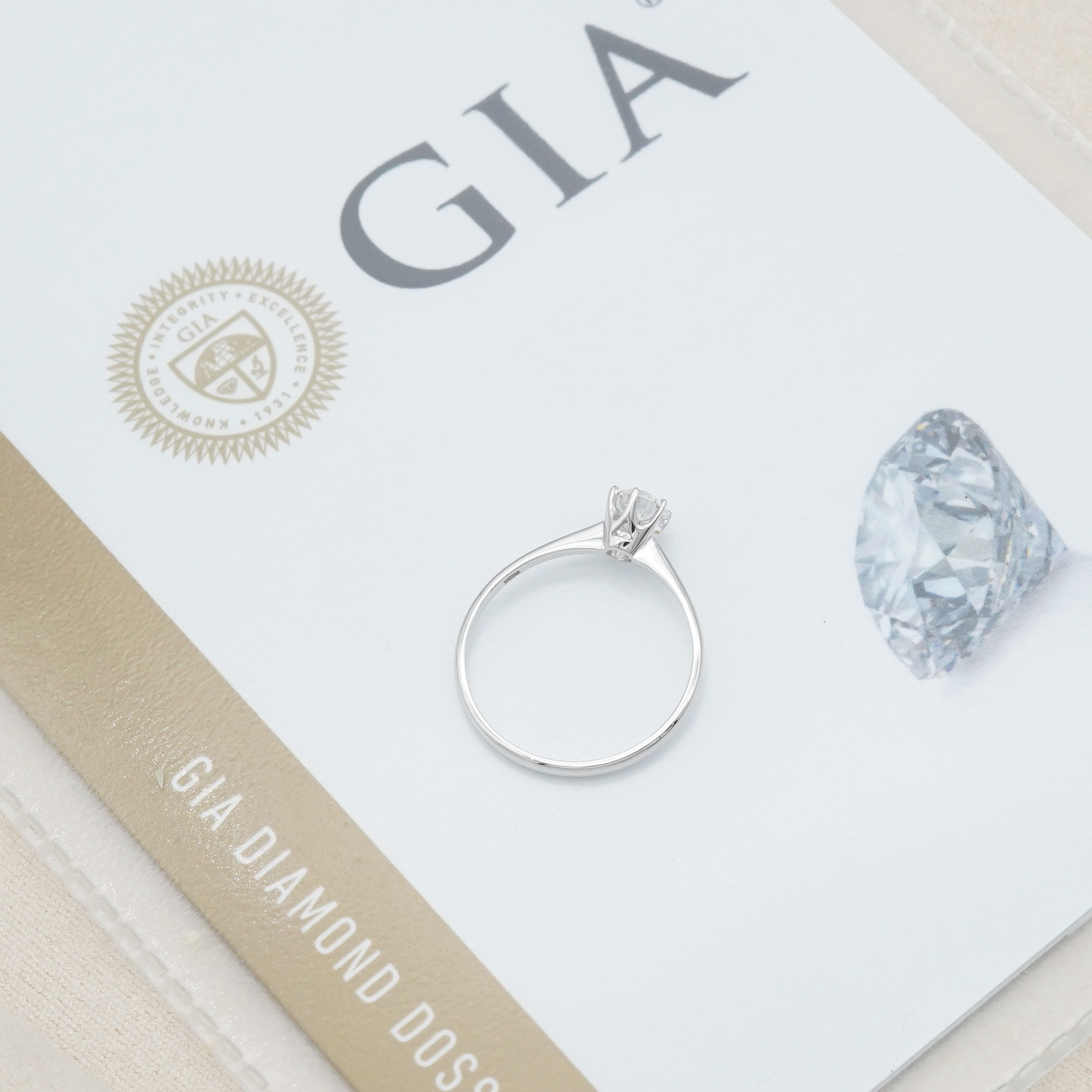 สัมผัสความงดงามเหนือกาลเวลา กับเพชรแท้ GIA 0.40 กะรัต น้ำ 100 (D Color)