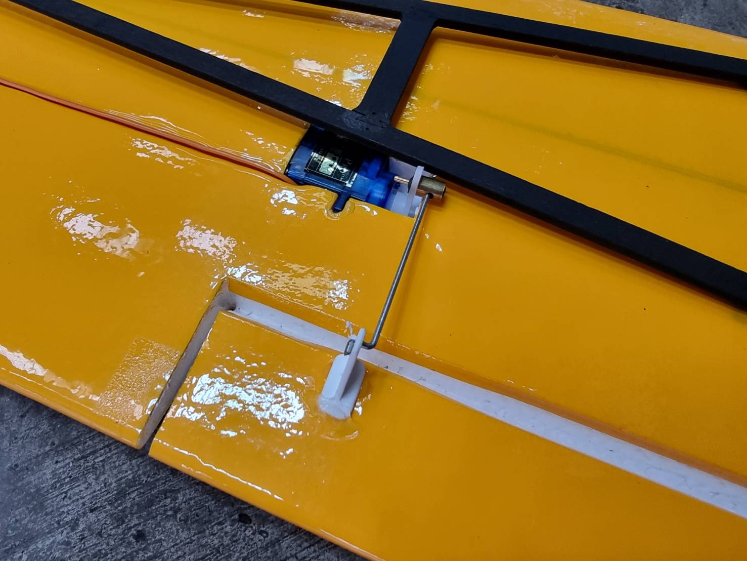 เครื่องบิน : Piper J-3 1.2M. (ไม่รวมสปินเนอร์ ใบพัด ล้อ)(สอบถามลายได้ที่ร้านค้า)