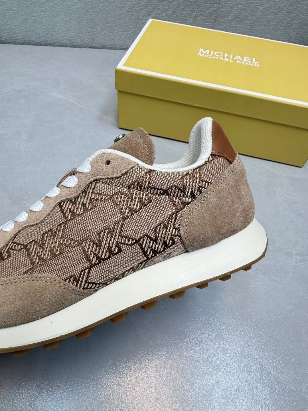**do** รองเท้า Michael Kors Jaime Sneakers ของผู้หญิง สินค้าใหม่ ของแท้