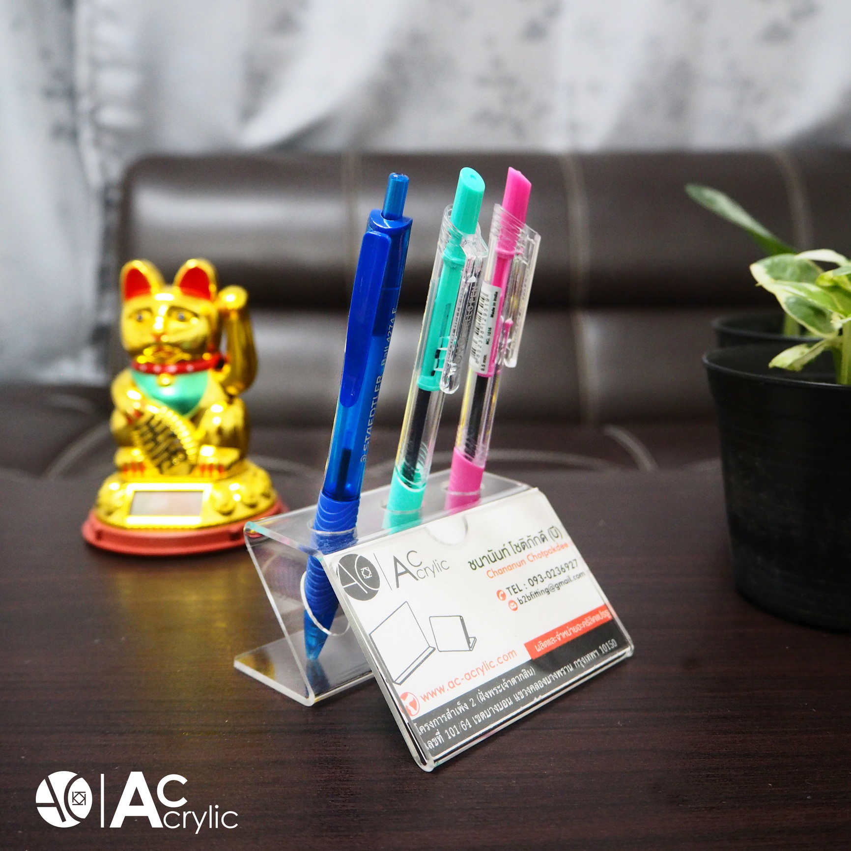 แท่นปากกาตั้งโต๊ะ ใส่ปากกาได้ 3 ด้าม อะคริลิคใส สอดกระดาษ 8x5cm. (ไม่แถมปากกา) (PC3)