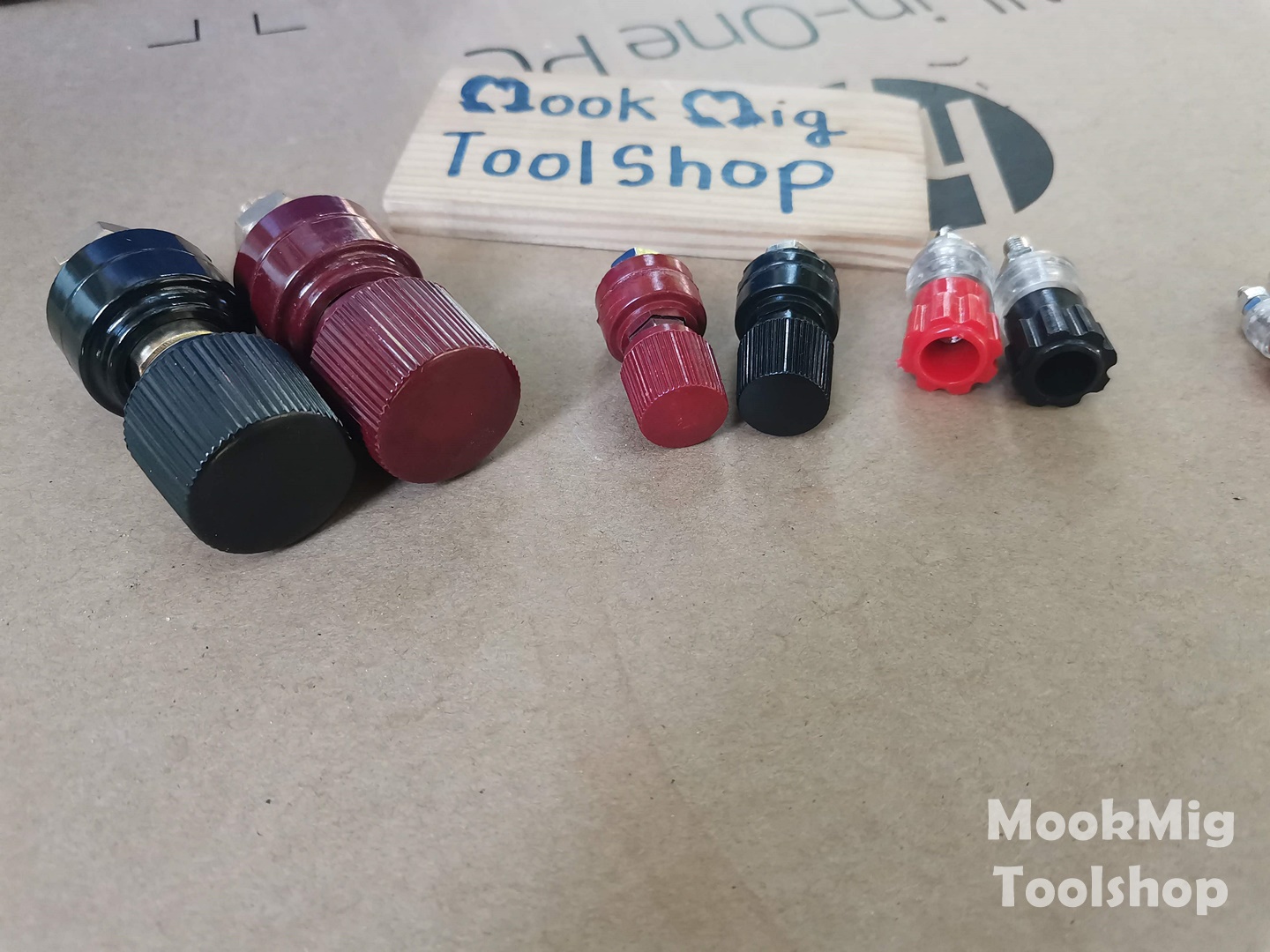 Binding post ไบดิ่งโพส หัวต่อแบตเตอรี่ ขั่วต่อแบต Stud Terminal สำหรับจั้มขั่วแบตกระแสสูง มีให้เลือกหลายขนาด