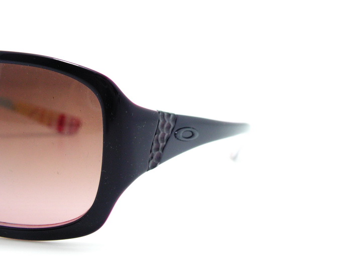 แว่นกันแดด Oakley Discreet สี Purple Plaid สวยมากมายค่ะ ของแท้และถูกที่สุด ส่งตรงจากUS.ค่ะ