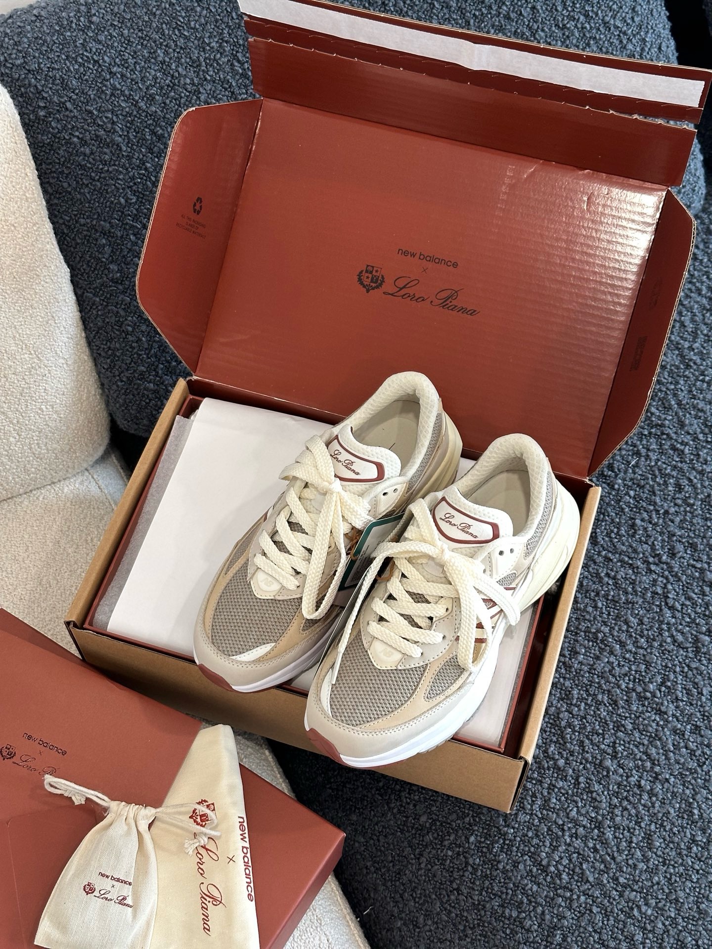 **DO** รองเท้า New Balance x Loro Piana - 990v6 Beige Low Top Sneakers มีไซส์ 35-44 สินค้าใหม่ ของแท้