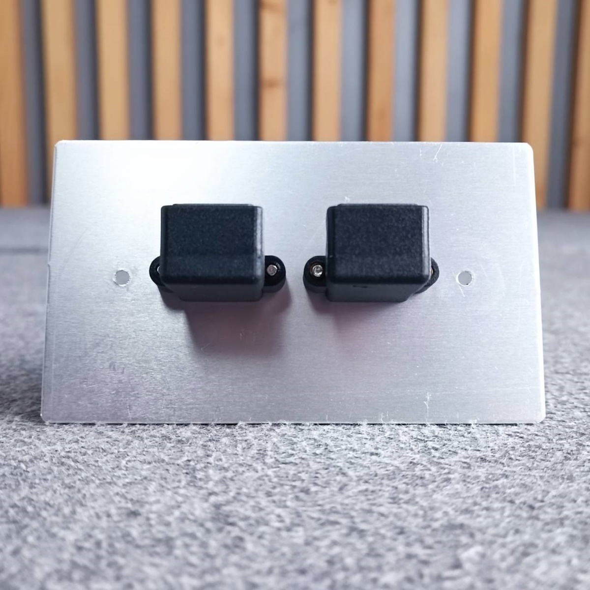 (1ชุด)Amphenol AMW-HDMI-02PR แผ่นเพลท HDMI 2 Port สายเข้าแบบงอ แผ่นสแตนเลส HDMI หน้ากากHDMIแบบติดพนัง เอไอ-ไพศาล