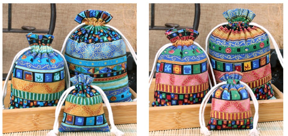 ถุงผ้ากระสอบ พิมพ์ลาย แบบไทย ๆ ถุงผ้าหูรูด ลายอาร์ต ลายไทย สีสันสดใส ถุงผ้าใส่ของชำร่วย ของขวัญ 357230