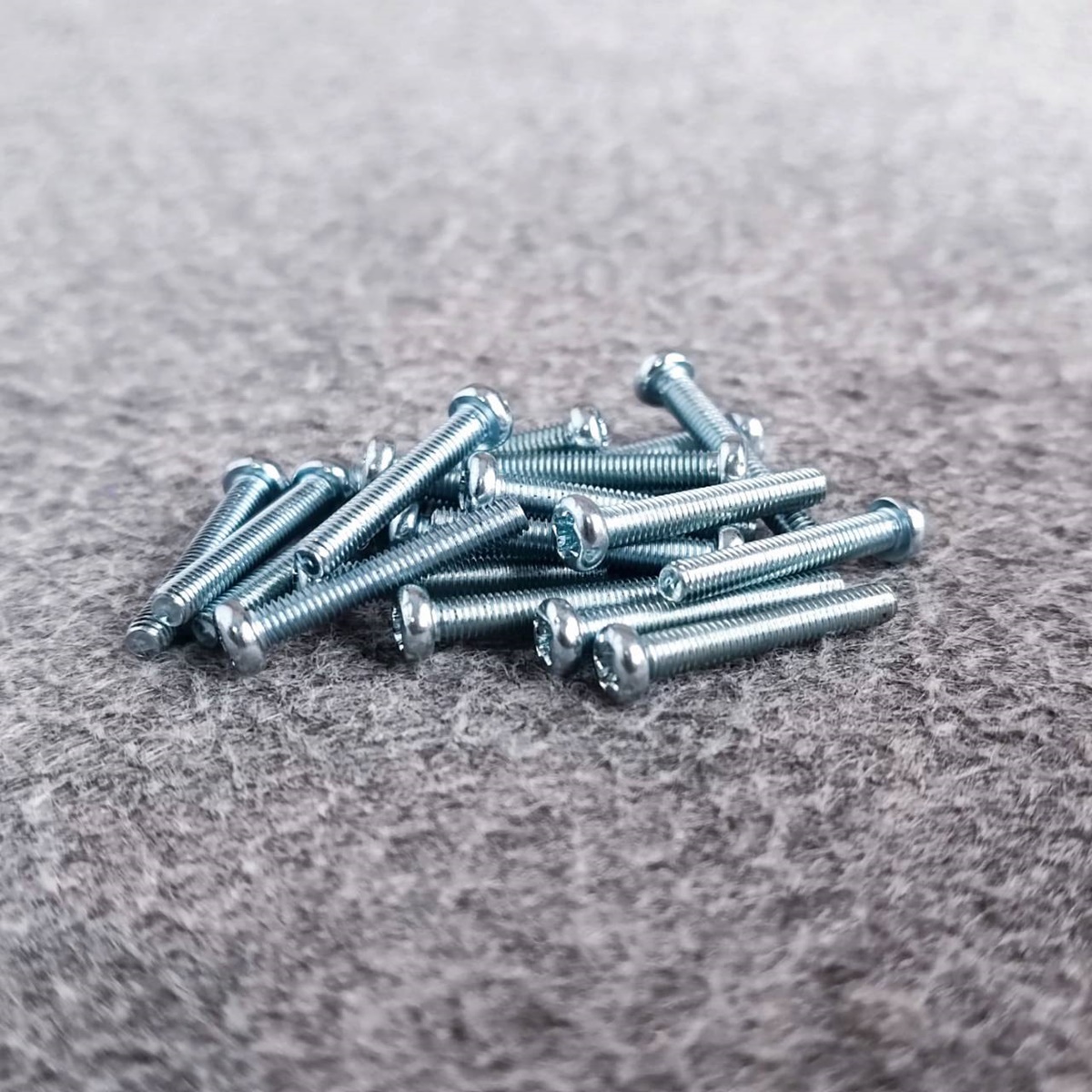 ถุง20ตัว สกรูJP 3X20 น็อต สกรู น็อตเกลียวละเอียด น็อตเกลียวละเอียดหัวกลม สกรูเกลียวละเอียด น็อตJP3X20 เอไอ-ไพศาล