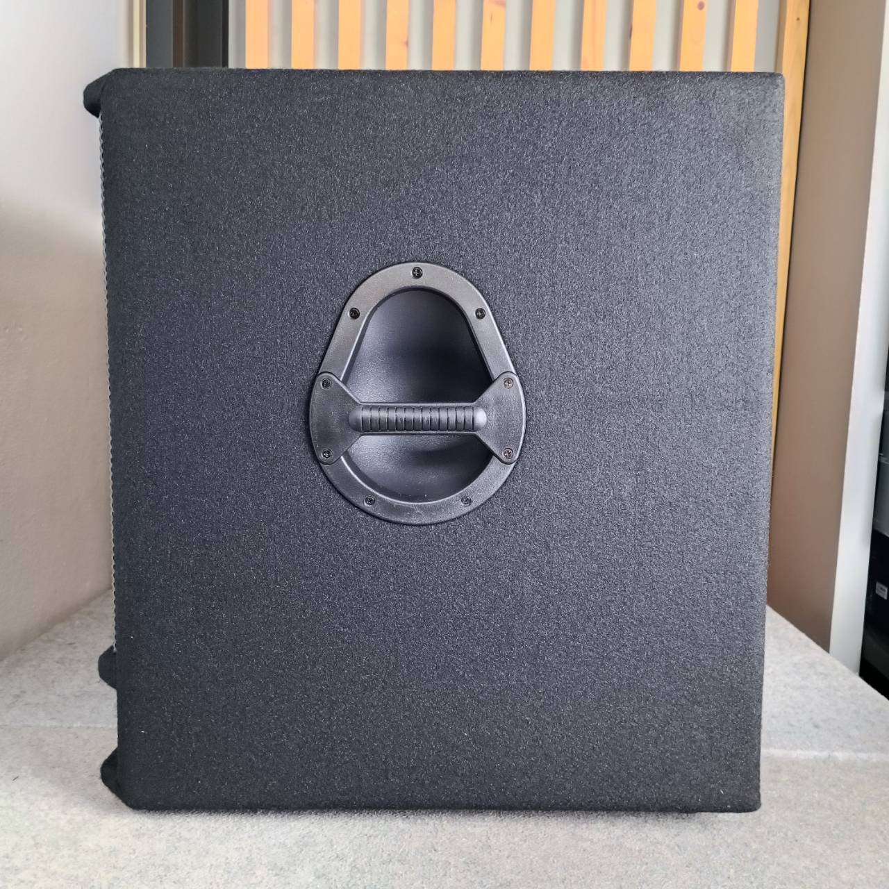 สินค้าเสียหายจากการขนส่ง BEHRINGER VP-1800S ตู้ลำโพง18นิ้ว ตู้แตก ลำโพง ซับ เบส VP 1800S VP1800S เอไอ-ไพศาล