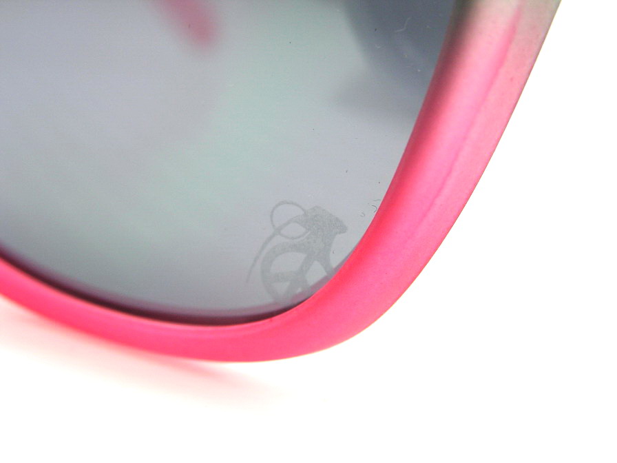 แว่นกันแดด Oakley Frogskins สี Grenade Fade ใส่เท่ห์สุดๆค่ะ ของแท้และถูกที่สุด ส่งตรงจากUS.ค่ะ