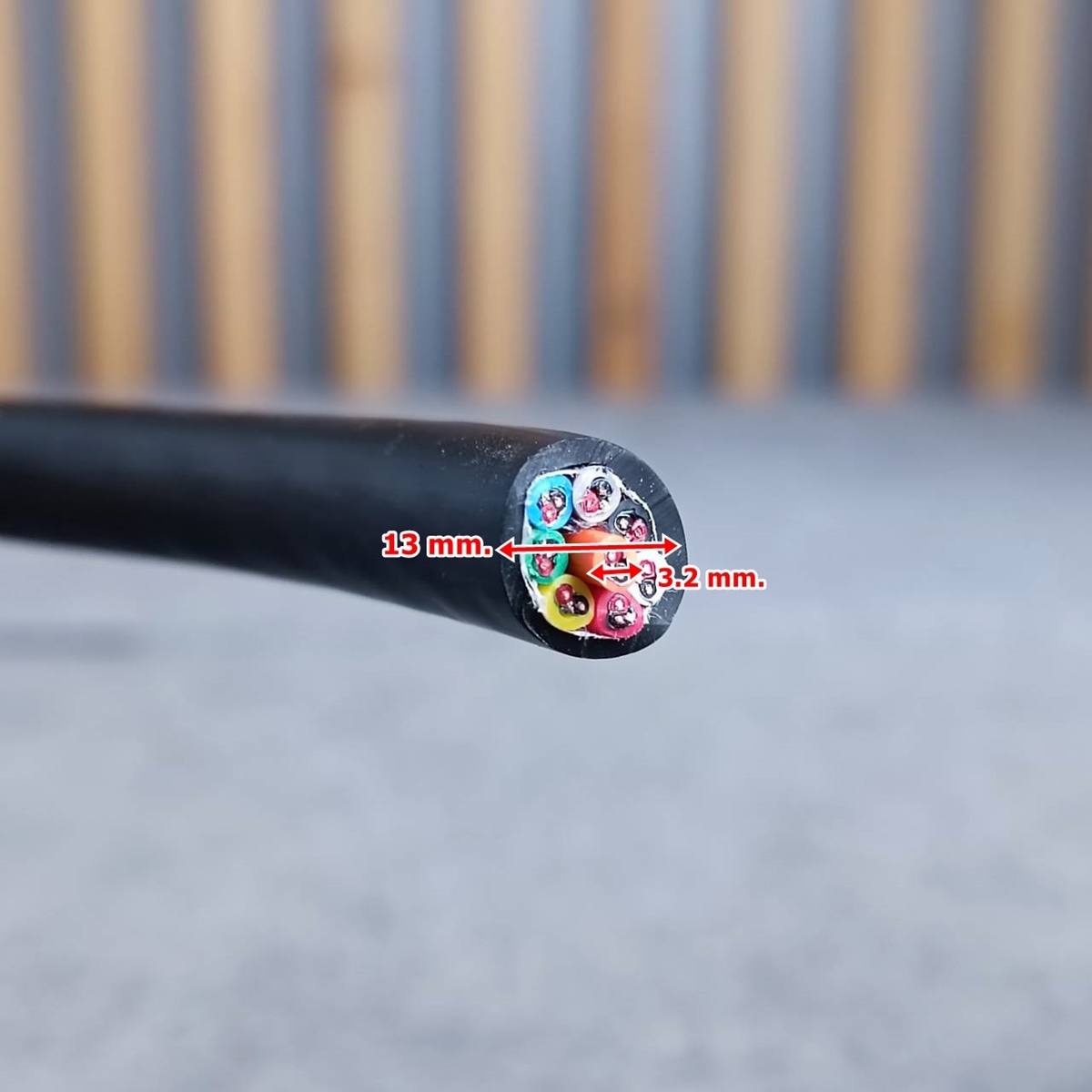 ล้อ100เมตร สายมัลติคอร์ 8คอร์ JSL-183 สีดำ ล้อ100เมตร สายสัญญาณเสียง สาย8คอร์ JSL183 JSL 183 Multicore Cable เอไอ-ไพศาล