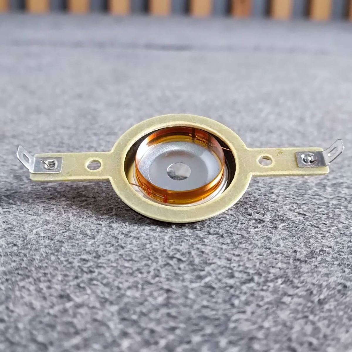 วอยซ์ แหลมจาน สีเงิน VOICE วอยซ์ เสียงแหลม วอยซ์แหลมจานไทเทเนียมเงิน สำหรับแหลมจาน 4 นิ้ว เอไอ-ไพศาล