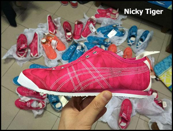Mexico 66 Slip-on HOT-Pink / White (ชมพูสด) Show Case