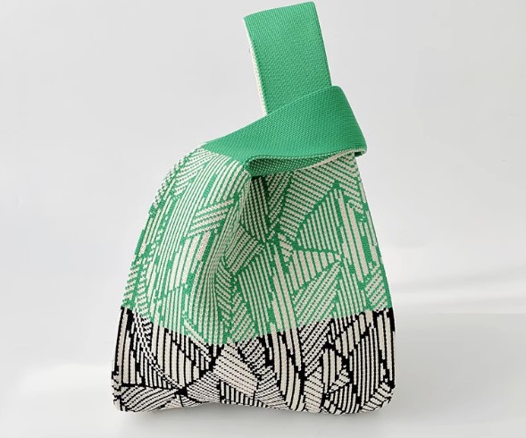 กระเป๋าผ้า ถุงผ้า ถักทอ ลายไทย ไล่ เฉดสี ฟ้า เขียว แดง แบบสวย ของขวัญ ของแจกงานแต่งงาน ใช้ได้จริง 415618