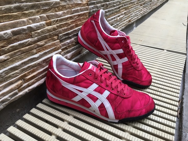 Onitsuka Tiger Ultimate 1981 - Fuschia Pink / White (X Pink) สินค้าตัวโชว์