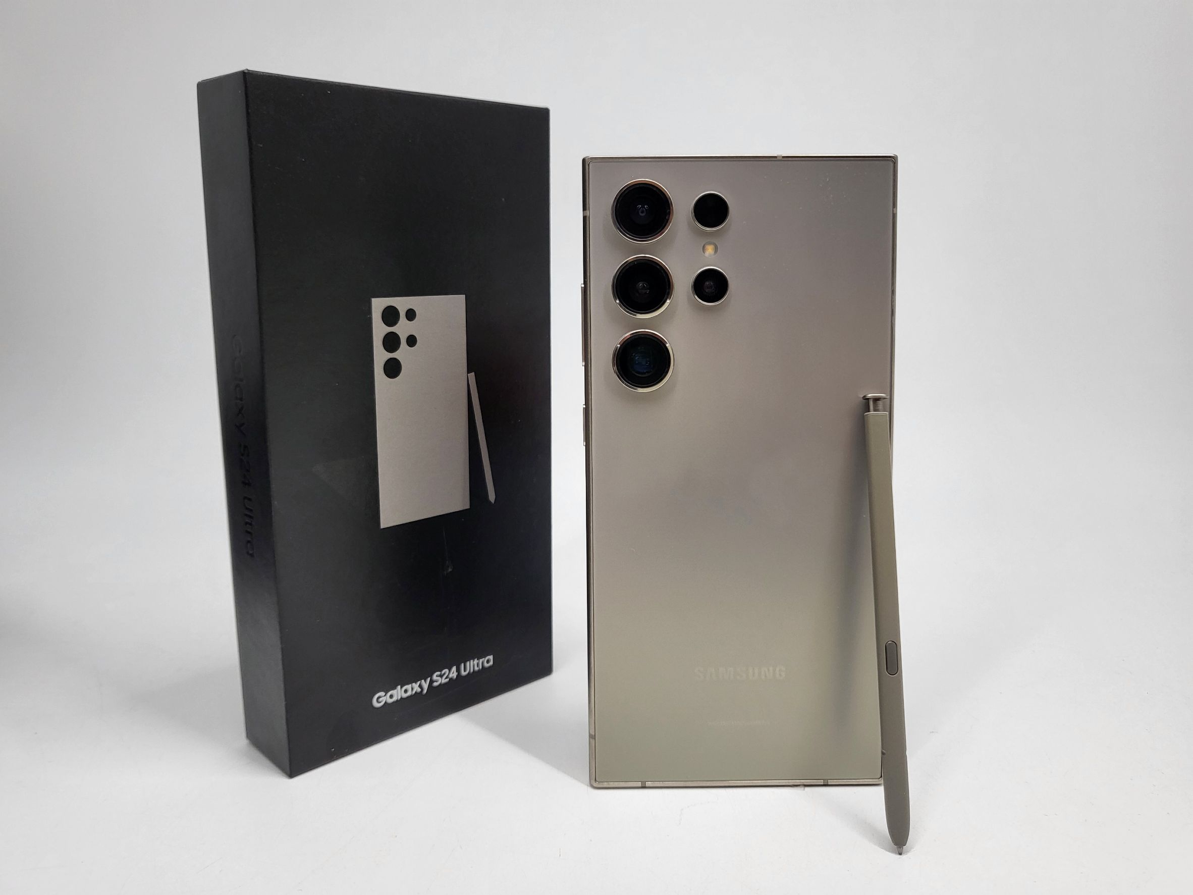 Samsung Galaxy S24 Ultra 12/512GB Titanium Gray (5G) สภาพดี ครบกล่อง ราคาสุดคุ้ม