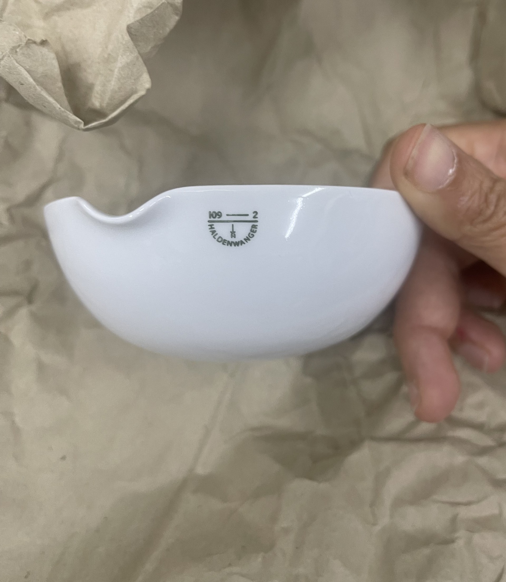 Dish, Evaporatiing Porcelain Temp. 1000 C -HCT/Berlin Germany