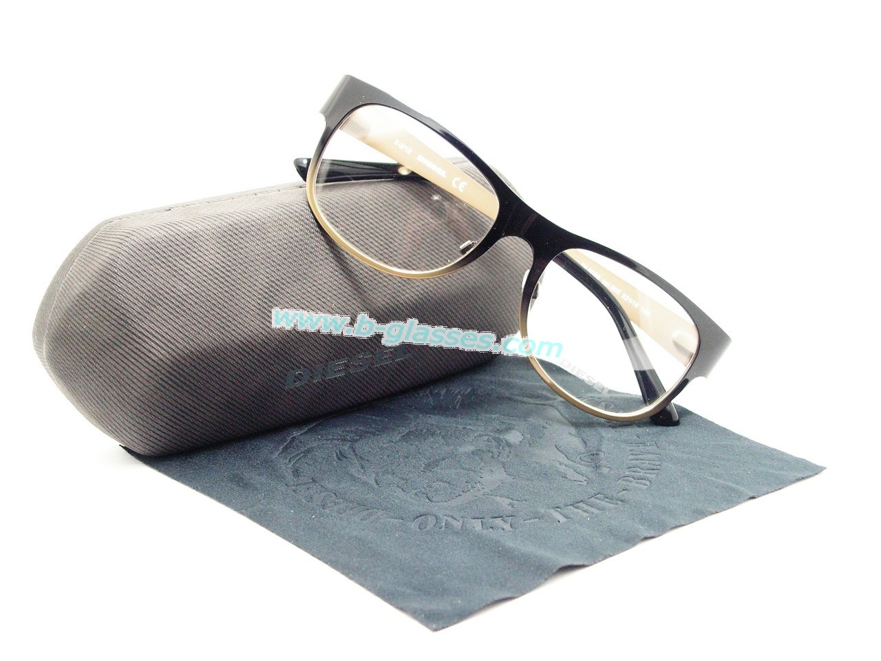 กรอบแว่นสายตา Diesel แบบฮิตและสวยที่สุดค่ะ ของแท้และถูกที่สุด ส่งตรงจากUS.ค่ะ