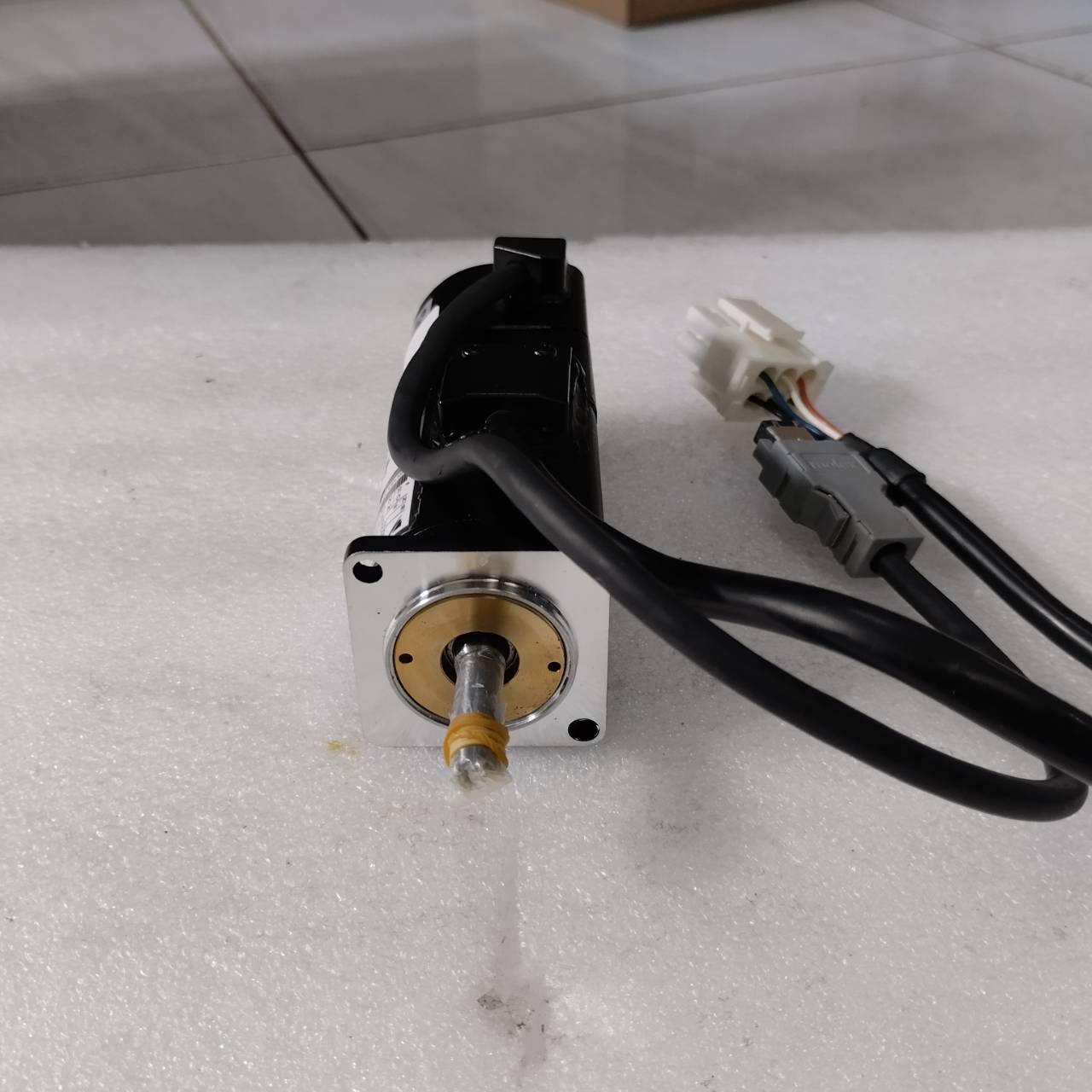 SGMAH-A5A1A6C SERVO MOTOR "YASKAWA"