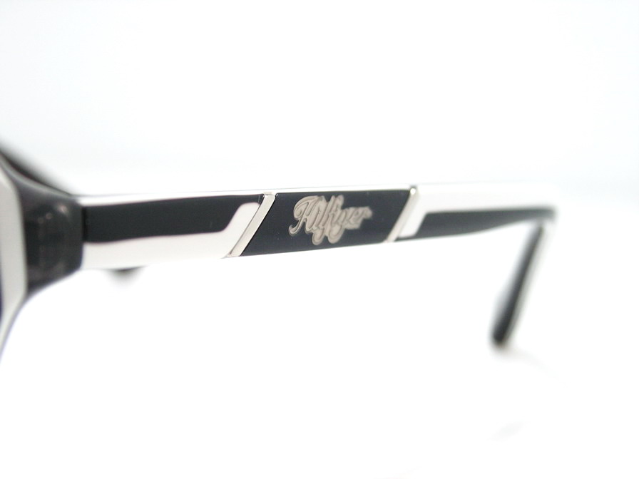 แว่นกันแดด Tommy Hilfiger สวยเก๋สุดๆค่ะ ของแท้100%และถูกสุดๆ ส่งตรงจากUS.ค่ะ