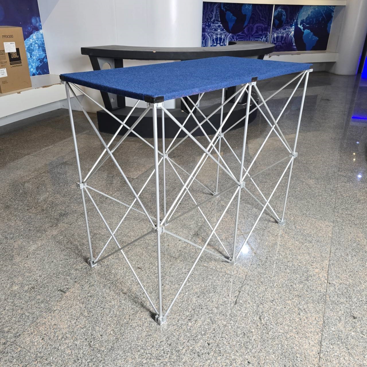 ลดล้างสต็อค เวทีQUIKFRAME PRO DF1x2 60x116สูง103 โต๊ะ เวที เวทีสำเร็จรูป เวทีอเนกประสงค์ เวทีพับอเนกประสงค์ เอไอ-ไพศาล