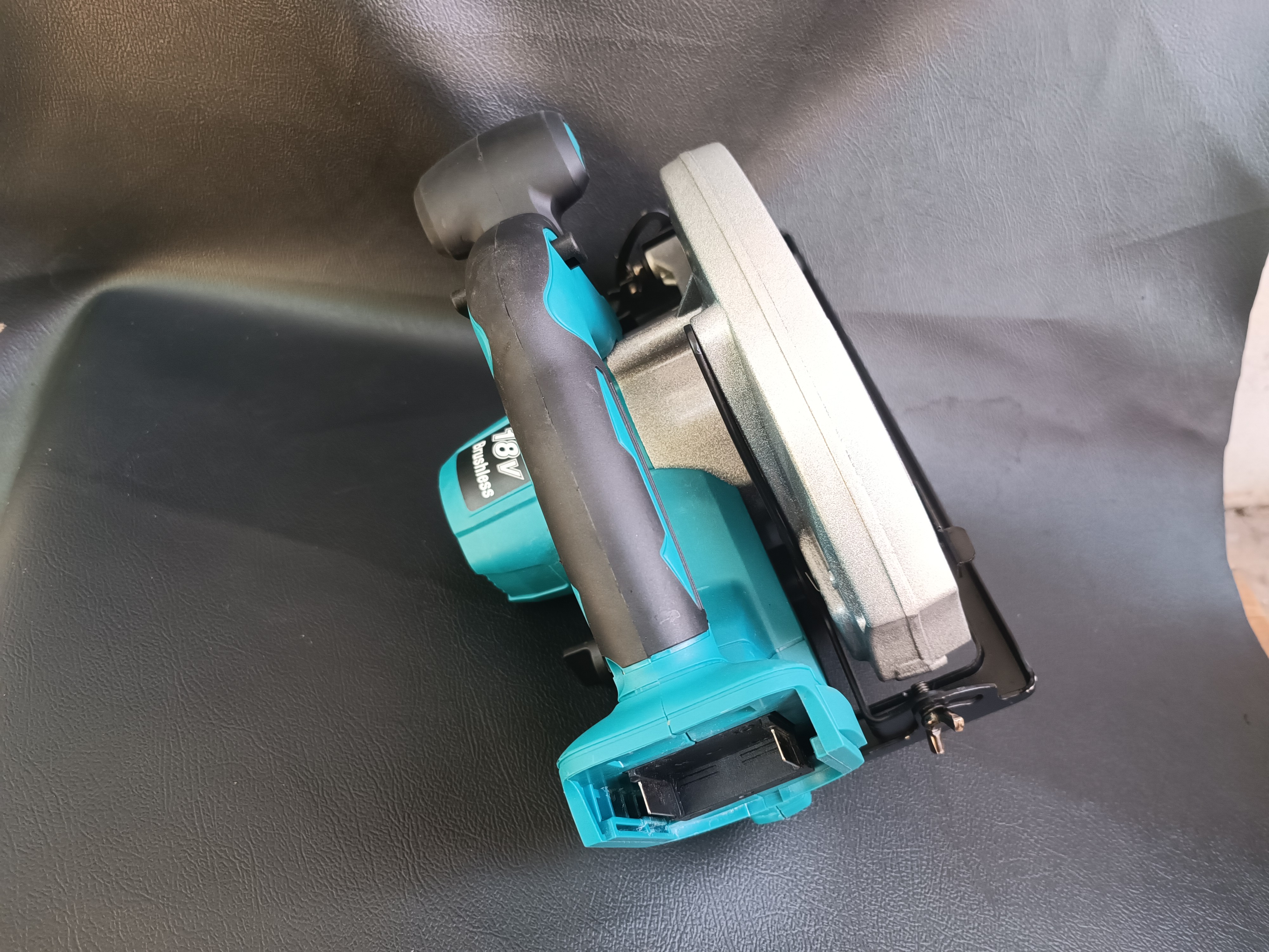 เลื่อยวงเดือน 18V 7" Brushless Motor ไร้แปลงถ่าน ใช้รวมกับแบตจีนทรงมากีต้า ได้เลย แถมใบเลื่อย ไม่รวมแบต