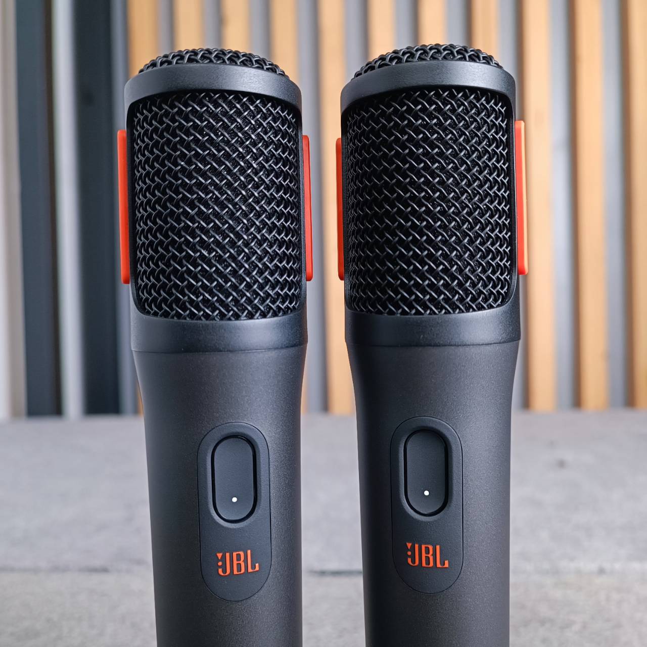 JBL PARTYBOX WIRELESS MICROPHONE ชุดไมค์ลอย มือถือคู่ ไมโครโฟน ย่าน 2.4 GHz ไมโครโฟนไร้สาย เอไอ-ไพศาล