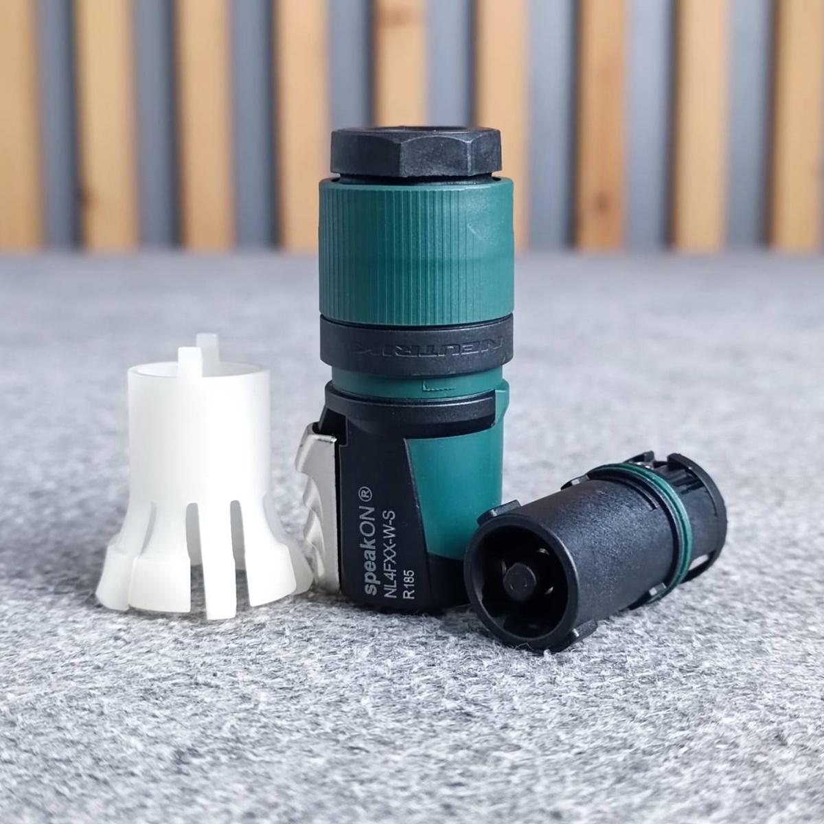 *ของแท้* NEUTRIK NL-4FXX-W-S P.SPEAKON สเปคคอน ตัวผู้ แจ็คสเปคคอน NL 4FXX W S สเปคคอนตัวผู้ NL4FXXWS สเปคคอนตู้ลำโพง เอไอ-ไพศาล