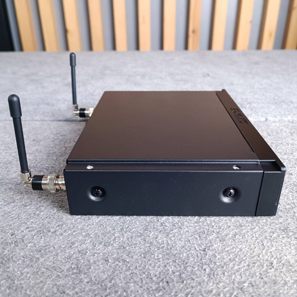 SHURE BLX14RA/CVL-M19 รุ่นติดแร็ค ไมค์ลอยหนีบ BLX14RA/CVL M19 ชุดไมค์หนีบปกเสื้อ ชุดไมโครโฟนไร้สาย BLX14RACVLM19 เอไอ-ไพศาล +++