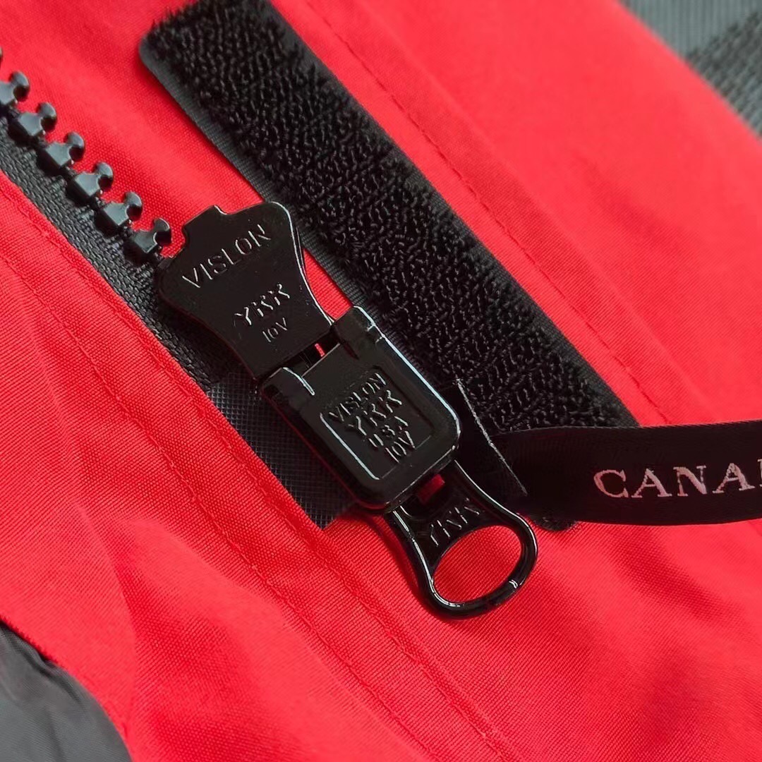 **Do** เสื้อ Canada Goose ใส่ได้ชาย หญิง สำหรับหนาวหรือหิมะตก ฮู้ดขนเฟอร์ มี 6 สีให้เลือก สินค้าใหม่ ของแท้