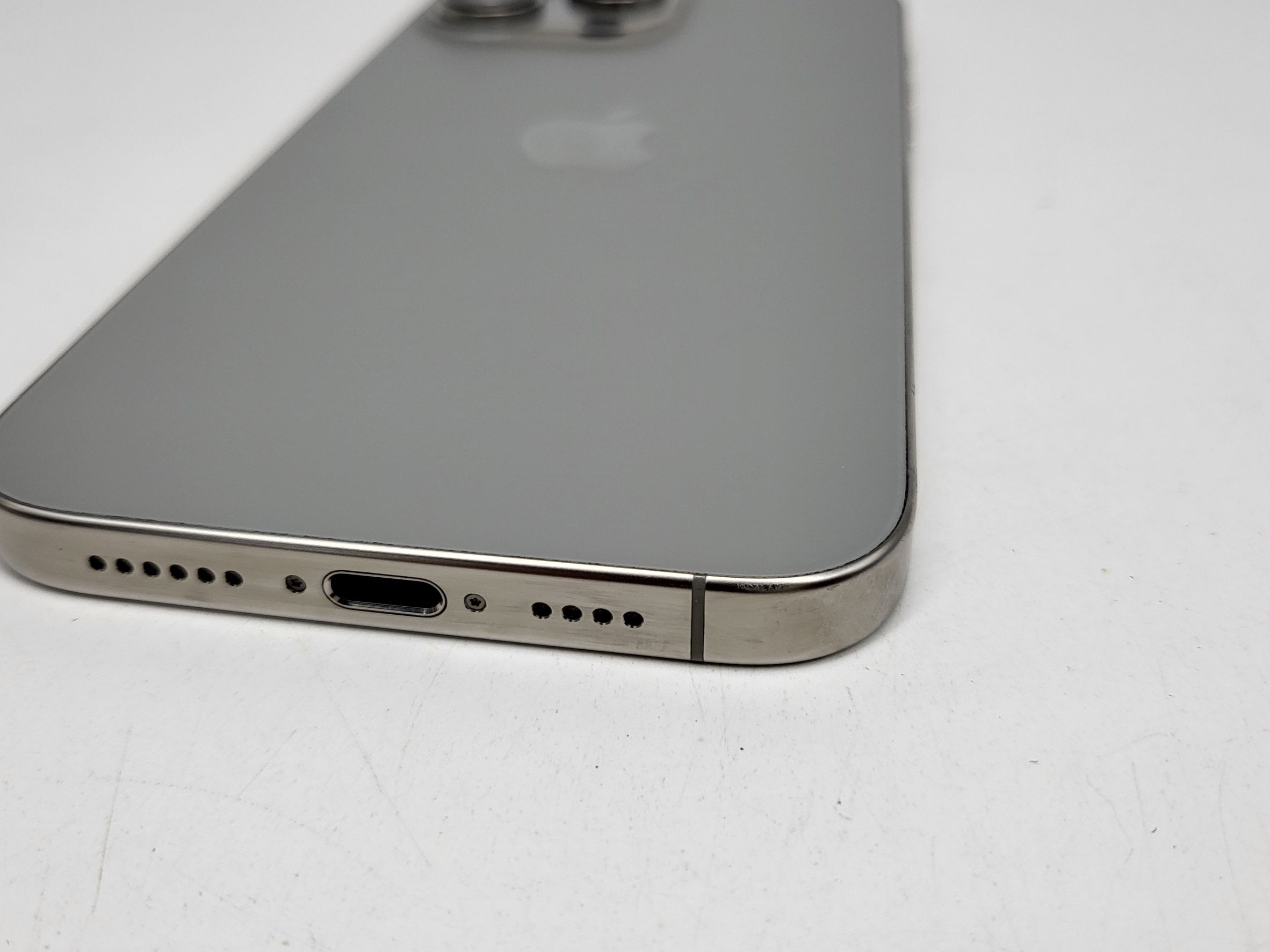 iPhone 16 Pro Max 256GB Natural Titanium สภาพดี ราคาคุ้มๆ