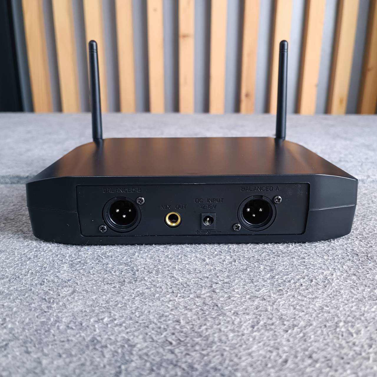 TADA SLXD8 ไมค์ลอย 4ด้าม ไมค์ลอยคู่ ไมค์ลอยไร้สายเสียงดี ไมค์ลอย ไมค์คาราโอเกะ WIRELESS MICROPHONE ta da SLXD-8 ธาดา SLXD 8 เอไอ-ไพศาล