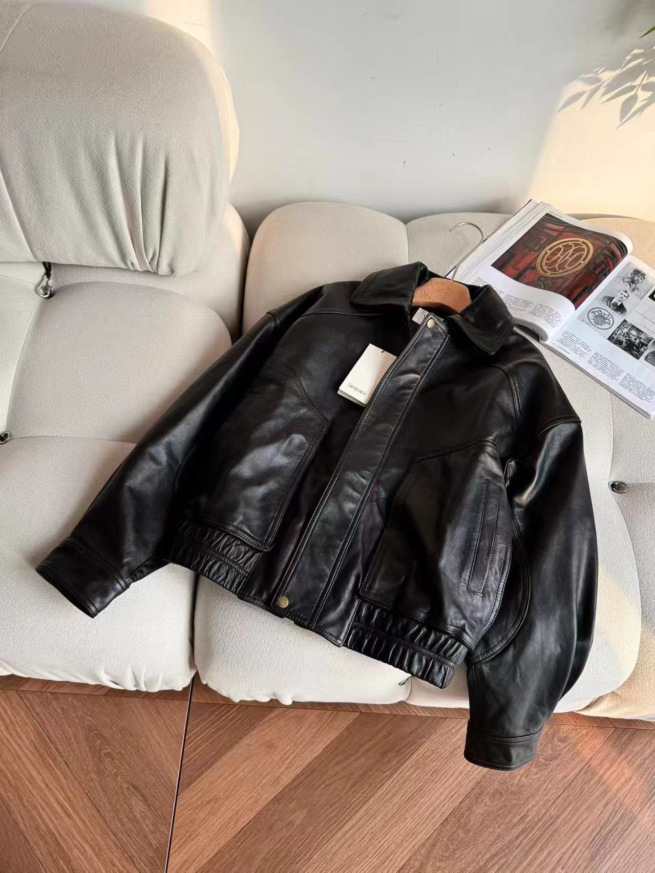 **do** เสื้อแจ๊กเก็ตหนังแกะ YSL BOMBER JACKET IN GRAINED LAMBSKIN สินค้าใหม่ ของแท้