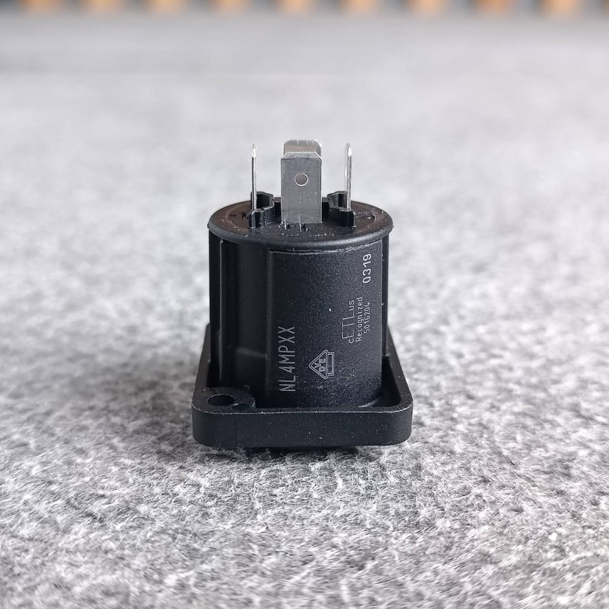 *ของแท้* NEUTRIK NL4MPXX แจ็ค SPEAKON ตัวเหลี่ยม สเปคคอนติดแท่น NL 4 MP สเปคคอนตัวเมีย เหลี่ยม สเปคคอนตัวเหลี่ยม ติดแท่น เอไอ-ไพศาล