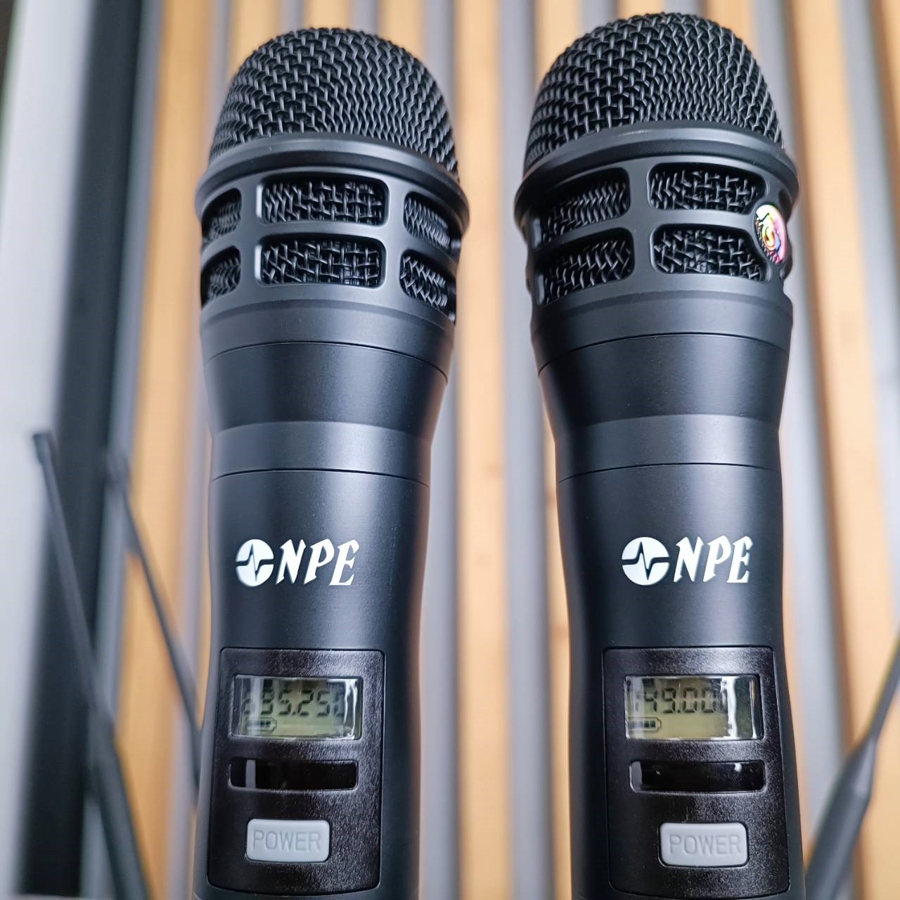NPE UW-999 ไมค์ลอยคู่ แถมกระเป๋า ไมโครโฟนไร้สาย ถือคู่ UW 999 เอ็นพีอี Wirless Microphone UW999 เอไอ-ไพศาล