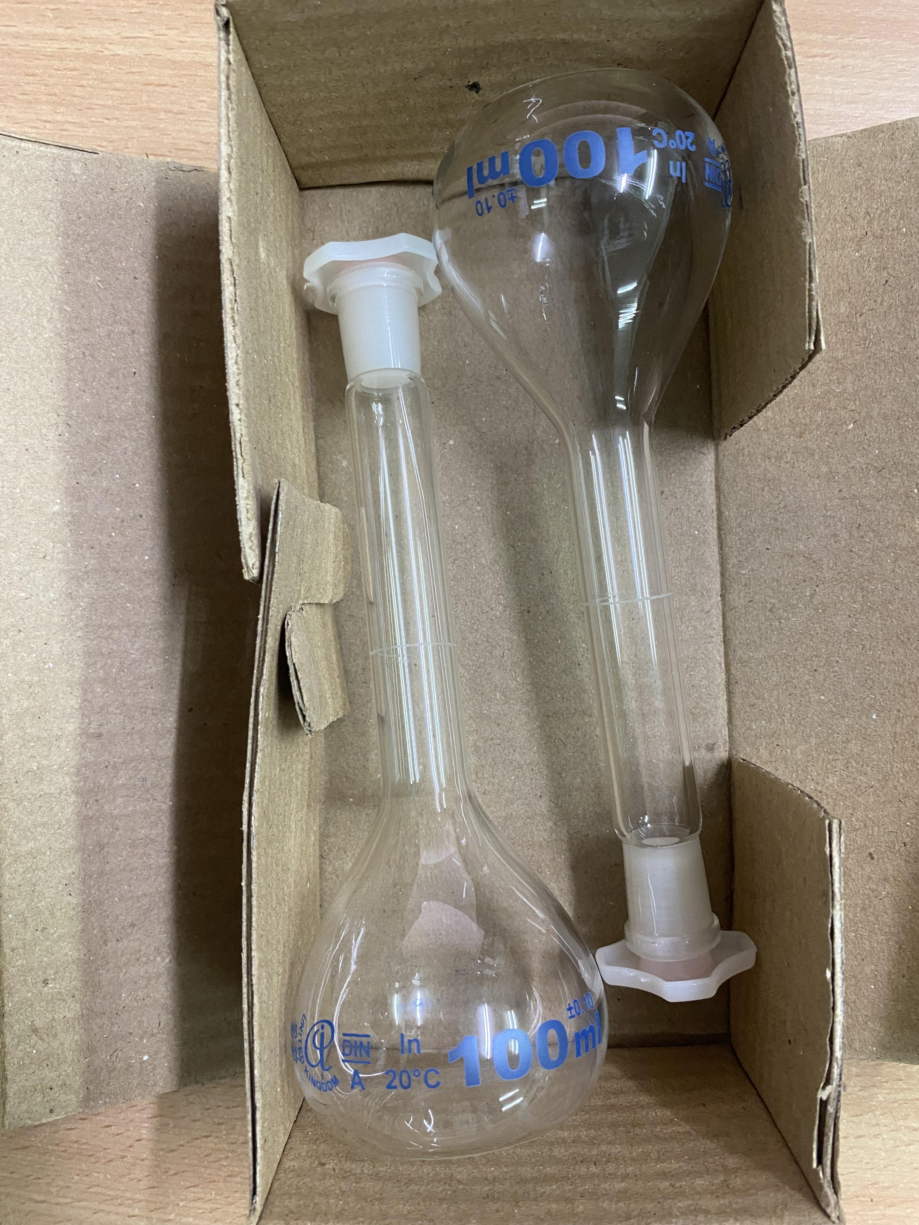 ขวดปรับปริมาตร (Flask, Volumetric Class A, Arco ) with Cer. ขนาด 5,10,25,50,100,200,250,500,1000,2000 มล